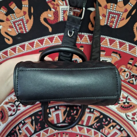 Steve Madden "BBABI" Quilted Small Crossbody Bag Black - Picture 7 of 11